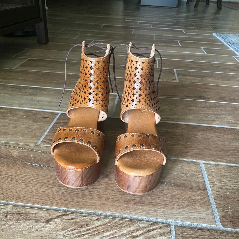 Bedstu Mollie platform clog